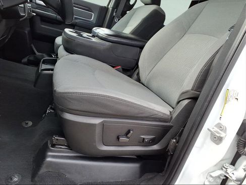 Used 2023 RAM 2500 Big Horn w/ Level 1 Equipment Group image 11