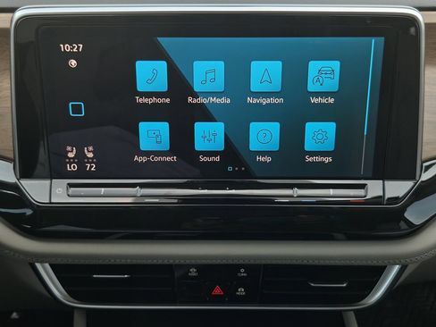 Used 2025 Volkswagen Atlas SE AWD/4WD image 14