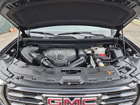Used 2025 GMC Acadia AT4 AWD/4WD image 30