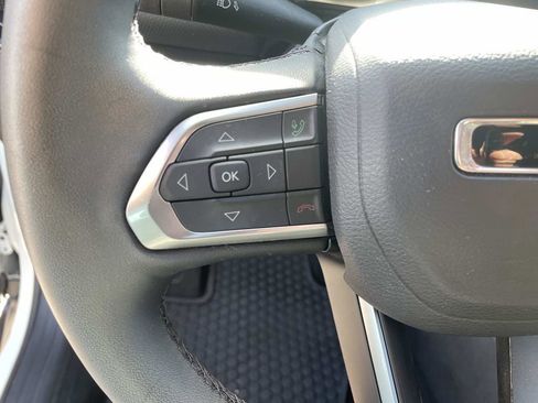 Used 2024 Jeep Compass Latitude w/ Convenience Group image 15