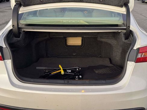 Used 2013 Toyota Avalon Limited image 17