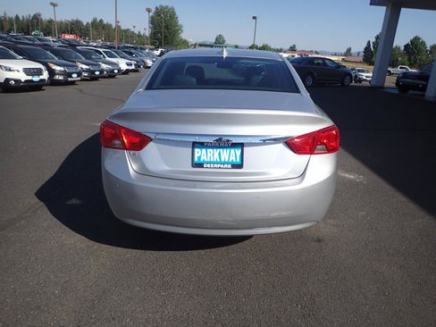 Used 2017 Chevrolet Impala LT w/ Convenience Package FWD image 4
