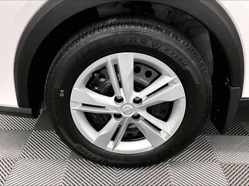 New 2025 Nissan Kicks Play S FWD image 50