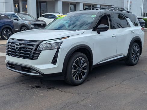 New 2026 Nissan Pathfinder Platinum image 5