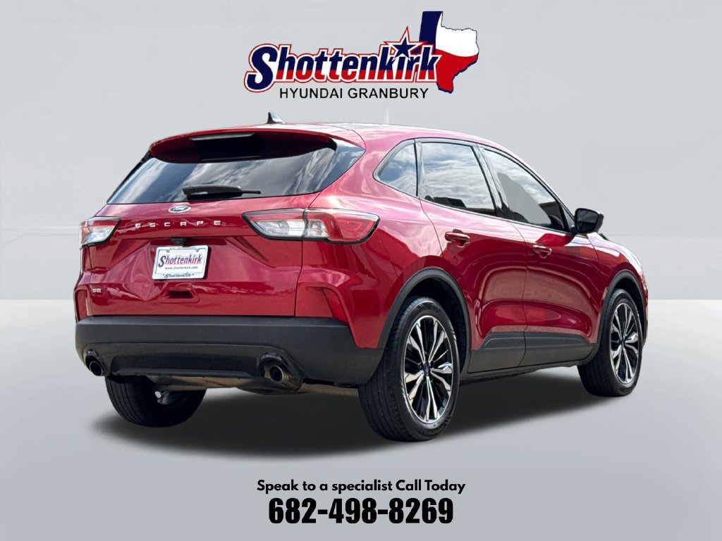 Used 2022 Ford Escape SE w/ SE Sport Appearance Package FWD image 6