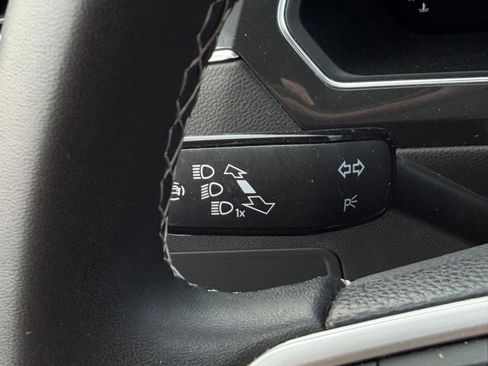 Used 2023 Volkswagen Tiguan SE image 18