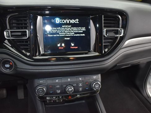 Used 2024 Dodge Durango SXT image 25