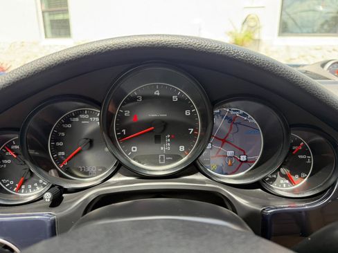 Used 2015 Porsche Panamera 4 AWD/4WD image 32