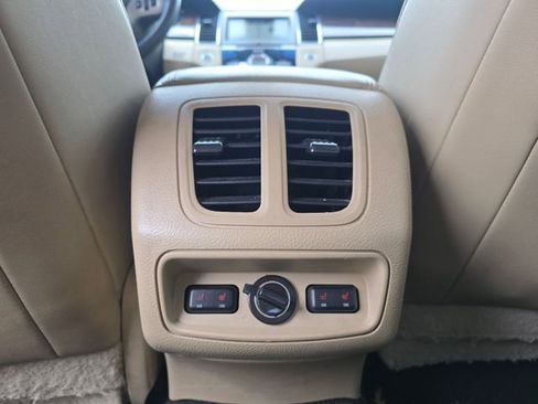 Used 2017 Ford Taurus Limited AWD/4WD image 14