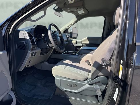 Used 2022 Ford F250 XLT w/ XLT Premium Package image 9