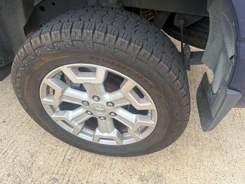 Used 2016 Nissan Titan SV RWD image 16