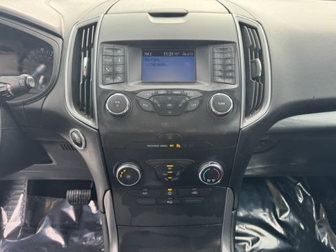 Used 2019 Ford Edge SE image 14