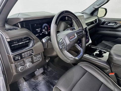 Used 2026 GMC Yukon Elevation w/ Elevation Premium Package AWD/4WD image 10