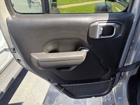 Used 2022 Jeep Wrangler Unlimited Sport AWD/4WD image 12