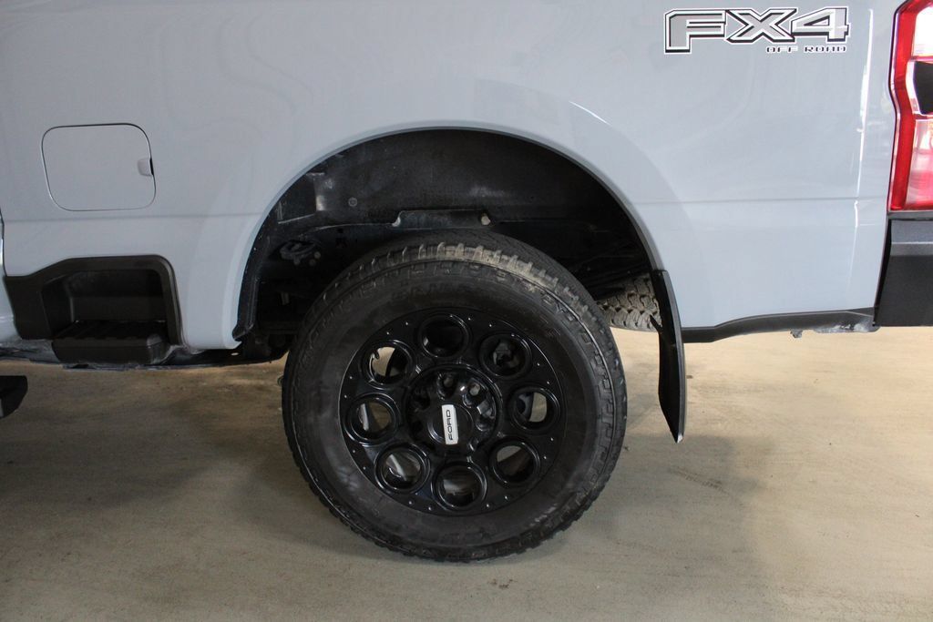 Used 2024 Ford F350 Lariat w/ Lariat Ultimate Package AWD/4WD image 29