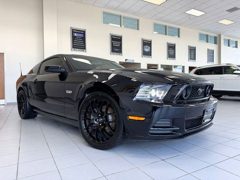Used 2013 Ford Mustang GT image 49