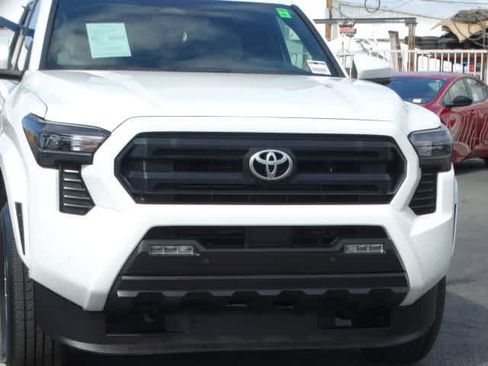 Used 2025 Toyota Tacoma SR5 image 4