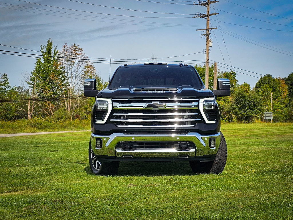 Used 2024 Chevrolet Silverado 2500 LTZ w/ LTZ Convenience Package AWD/4WD image 10