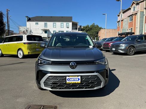 New 2025 Volkswagen Taos SE image 2