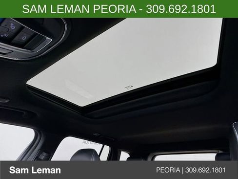 New 2025 Jeep Grand Cherokee Altitude image 21