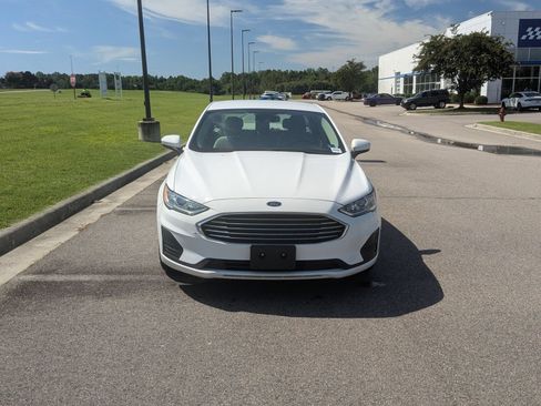 Used 2020 Ford Fusion SE FWD image 8