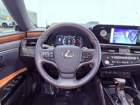 Certified 2024 Lexus ES 350 w/ Premium Package FWD image 16