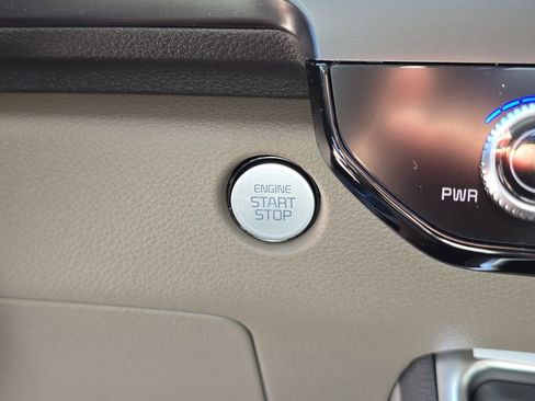 New 2026 Kia Carnival FWD image 27