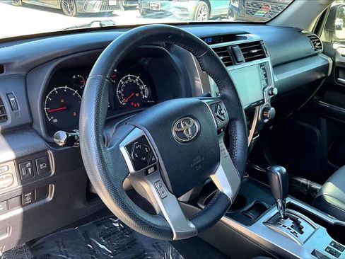 Used 2020 Toyota 4Runner SR5 Premium image 17