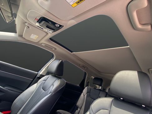 Used 2024 Kia Sorento S w/ Panoramic Sunroof Package AWD/4WD image 12