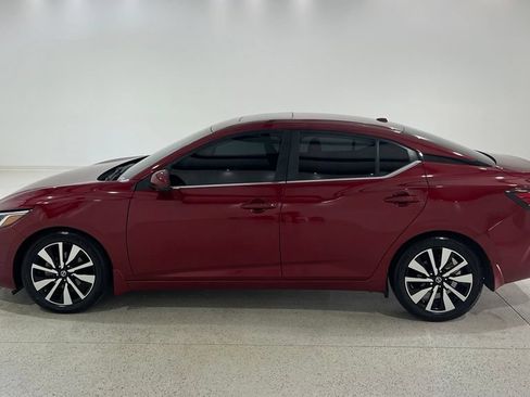 Used 2022 Nissan Sentra SV w/ SV Premium Package FWD image 2
