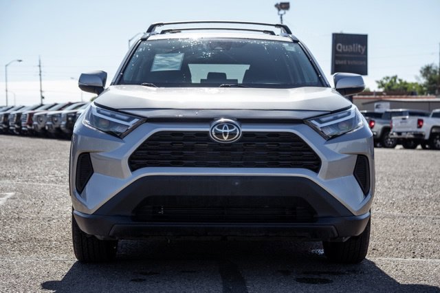 Used 2025 Toyota RAV4 XLE AWD/4WD image 2