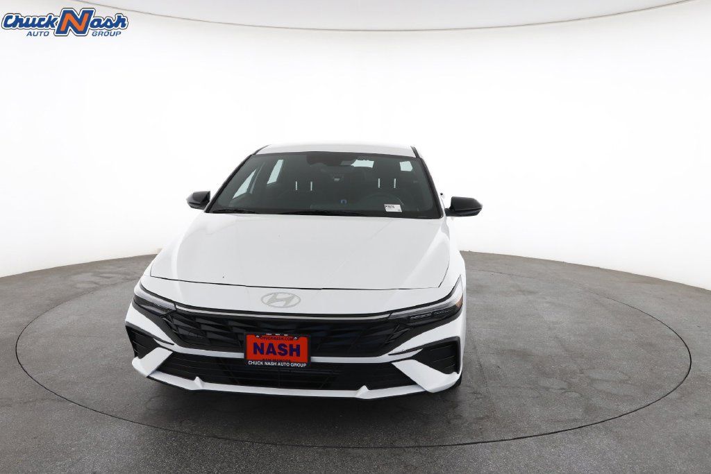 Used 2026 Hyundai Elantra Sport FWD image 4