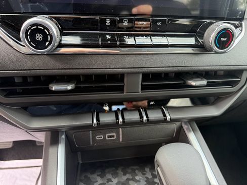 New 2025 Chevrolet Colorado W/T image 17