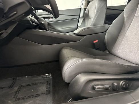 Certified 2023 Honda Accord EX image 21