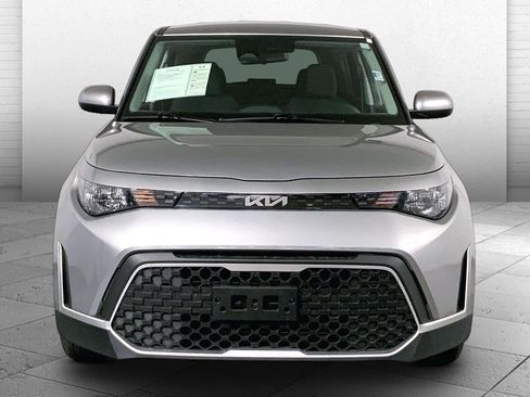 Certified 2025 Kia Soul LX w/ LX Technology Package FWD image 2