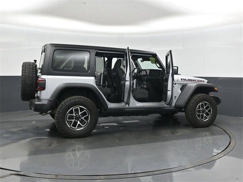 Used 2024 Jeep Wrangler Unlimited Rubicon w/ Technology Group image 48