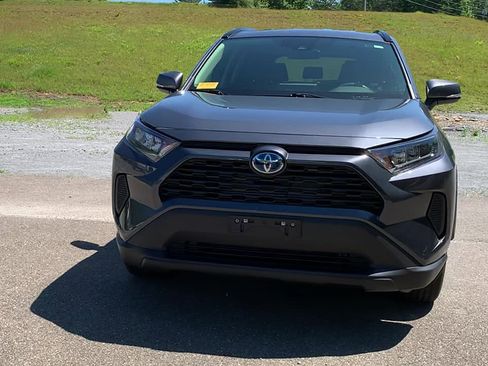 Used 2020 Toyota RAV4 LE w/ Carpet Mat Package AWD/4WD image 4