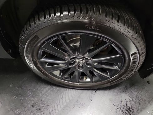 Used 2019 Toyota Highlander SE AWD/4WD image 12