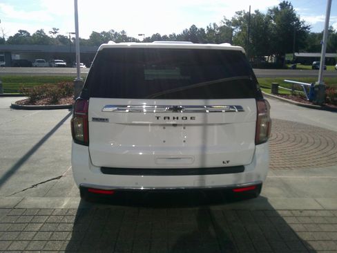 Used 2021 Chevrolet Tahoe LT w/ LT Signature Package image 3
