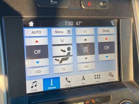 Used 2019 Ford F150 Lariat image 24