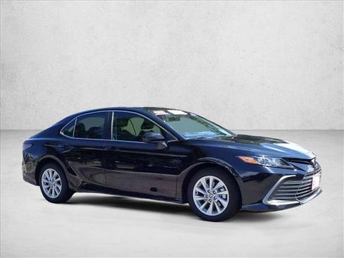 Certified 2022 Toyota Camry LE w/ Carpet Mat Package (TMS) AWD/4WD image 6