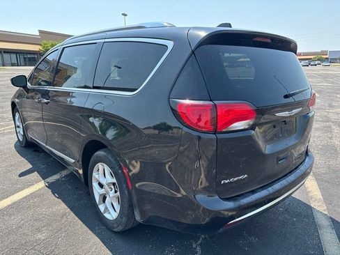 Used 2020 Chrysler Pacifica Limited FWD image 7