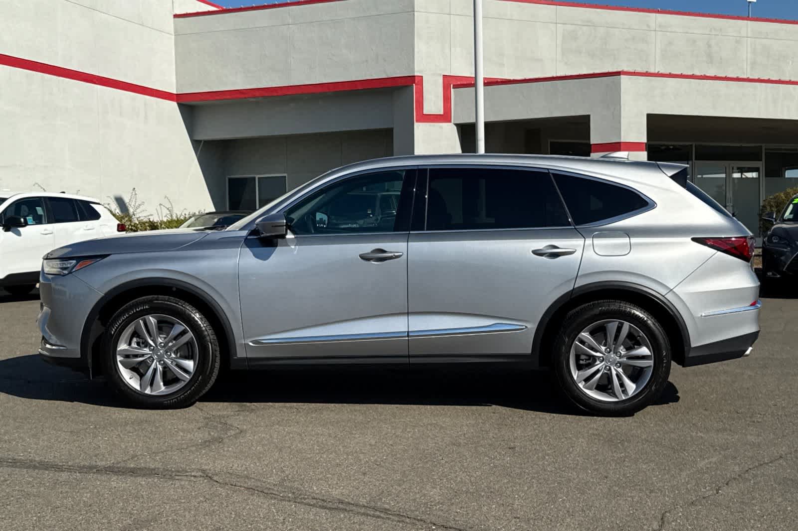 Used 2024 Acura MDX SH-AWD image 9