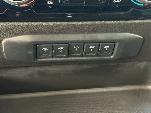 Used 2024 Chevrolet Silverado 2500 ZR2 w/ Technology Package AWD/4WD image 19