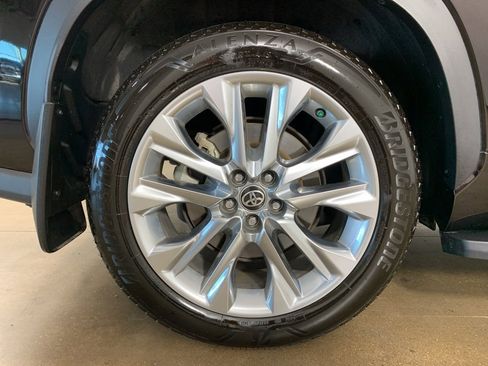 Used 2022 Toyota Highlander Limited image 44