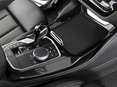 Certified 2024 BMW X4 xDrive30i w/ Premium Package image 15