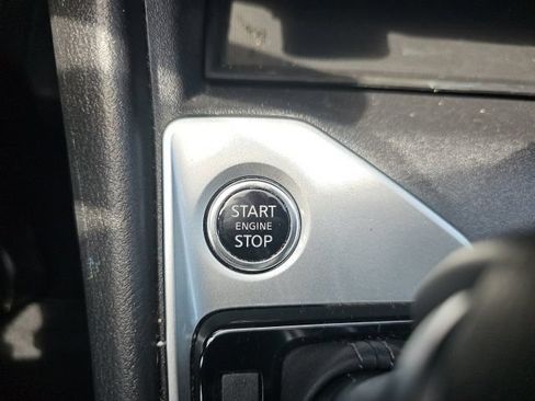 Used 2025 Nissan Altima 2.5 SV FWD image 41