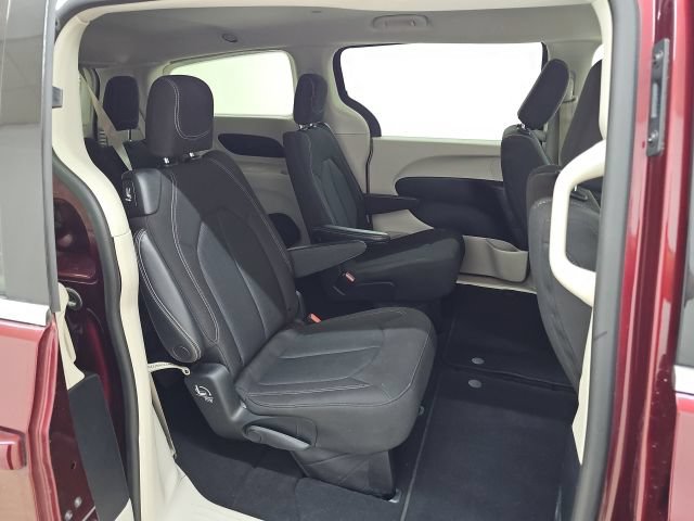 Used 2023 Chrysler Voyager LX FWD image 19