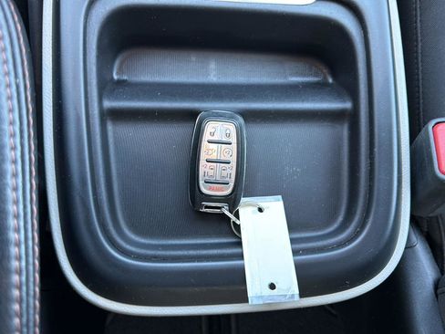 Used 2018 Chrysler Pacifica Touring Plus FWD image 47