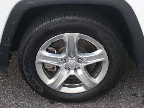 Used 2024 Jeep Compass Latitude AWD/4WD image 36